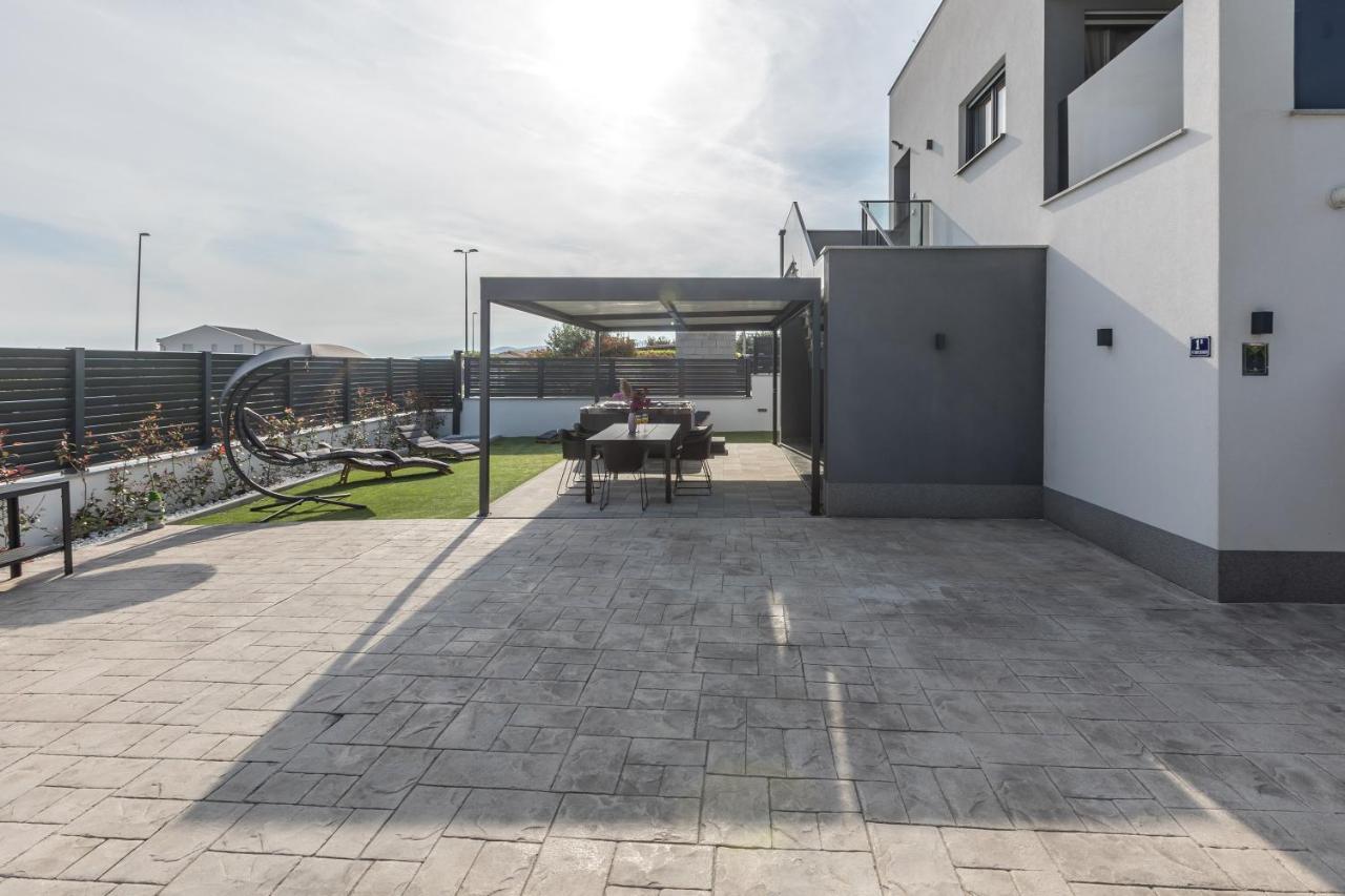 Luxury Apartments Katarina Kaštela Екстериор снимка